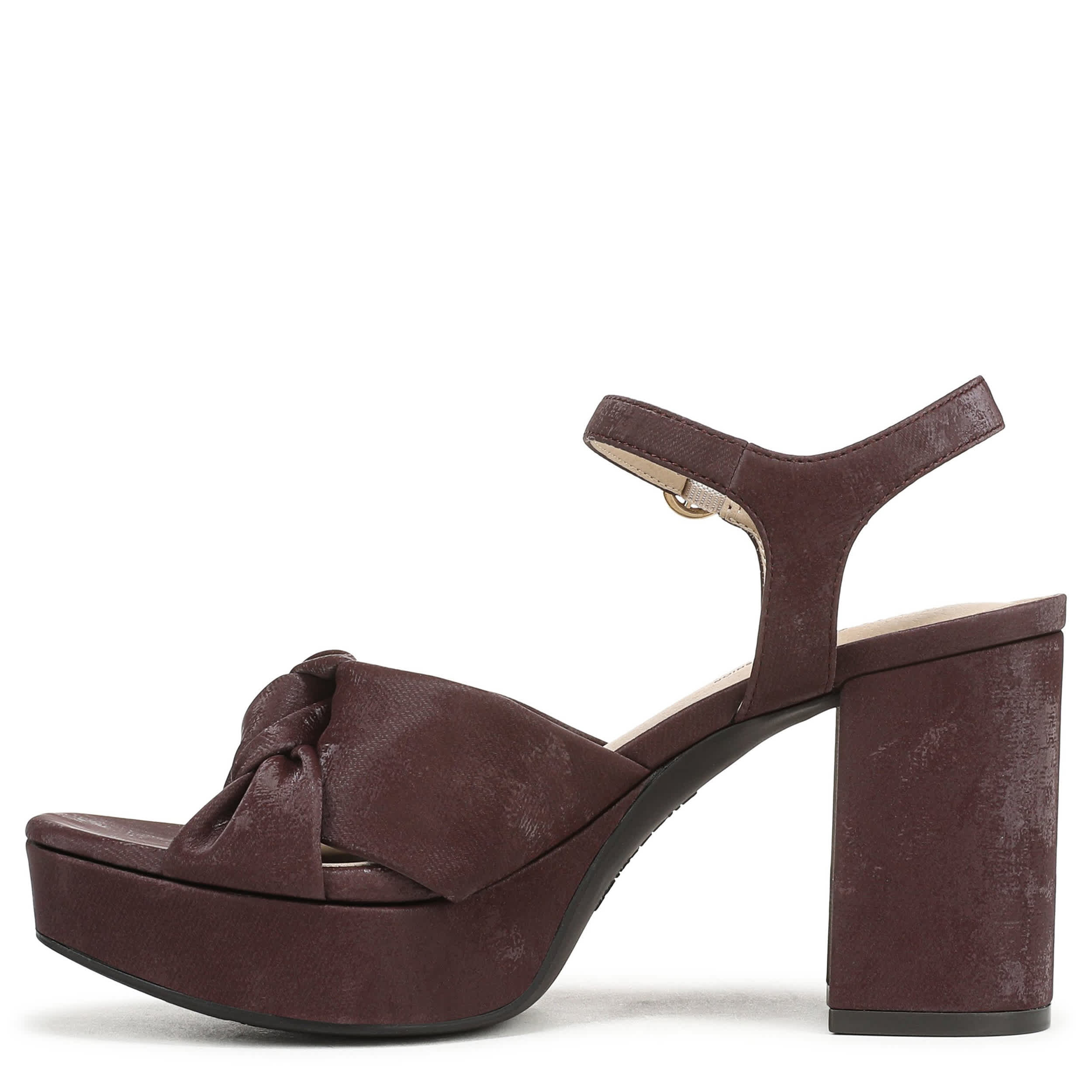 LIFESTRIDE-WOMENS AUGUST SANDAL-CORDOVAN & 