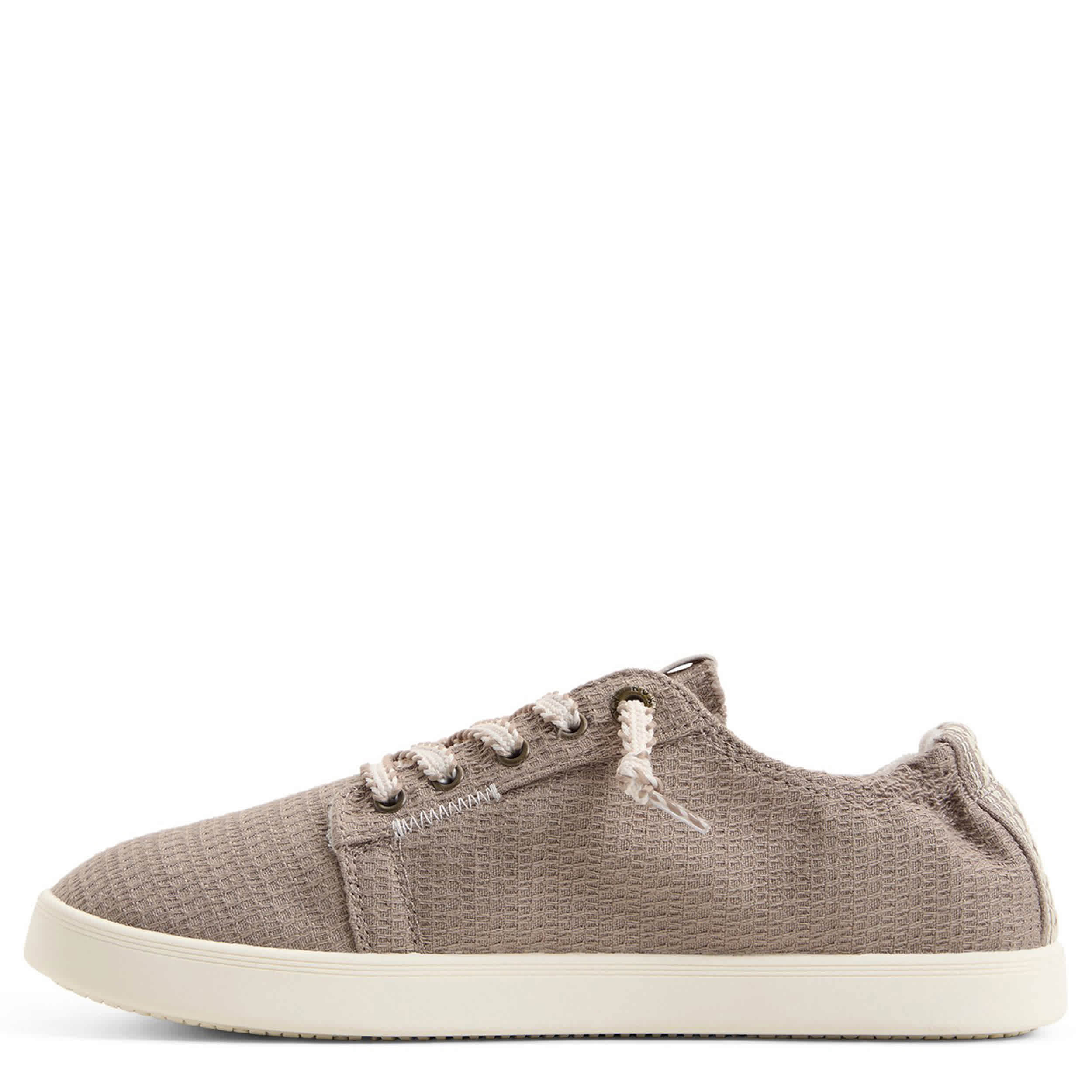 ROXY-WOMENS MAUKA SLIP ON SNEAKER-TAUPE & 