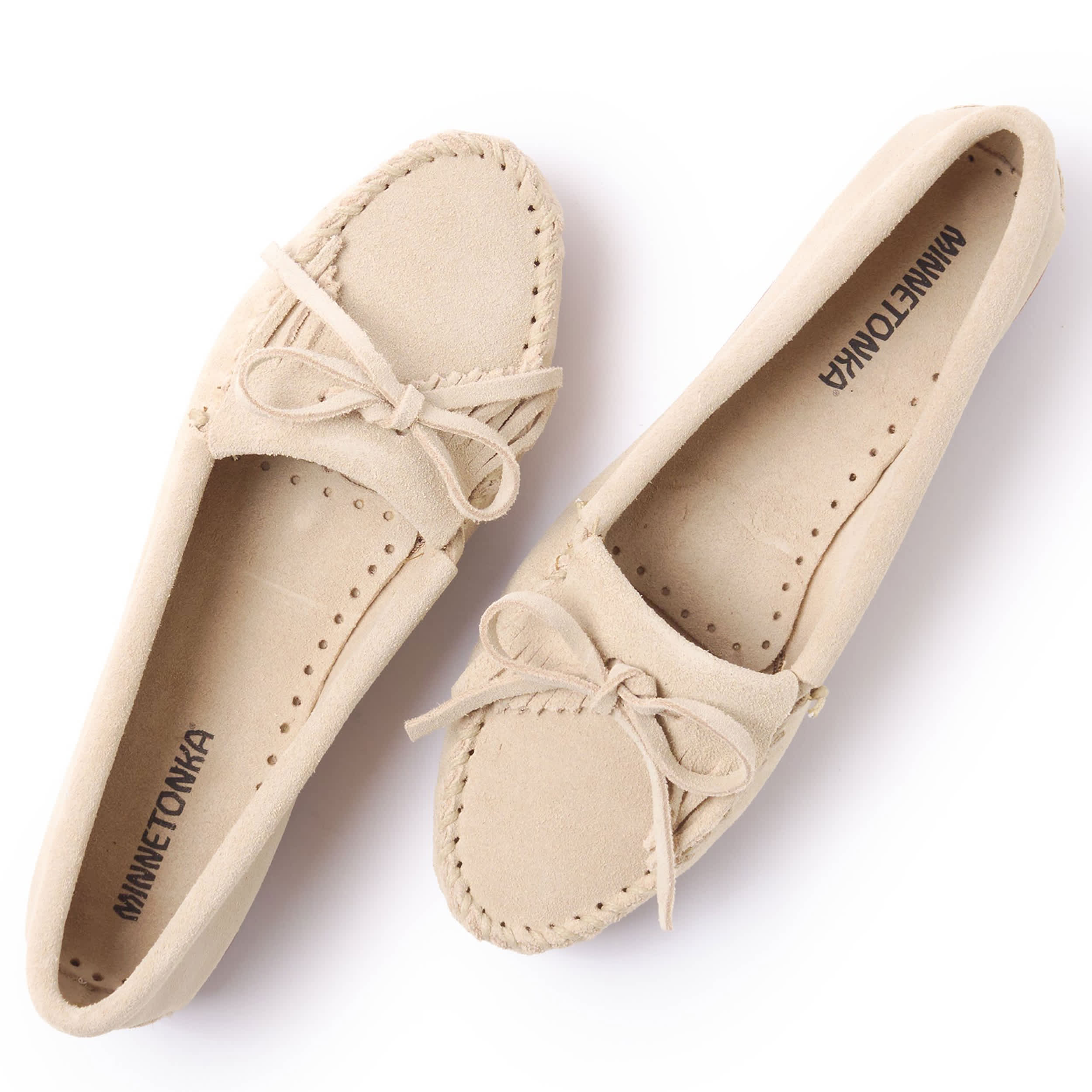 MINNETONKA-WOMENS KILTY LOAFER-STONE & 
