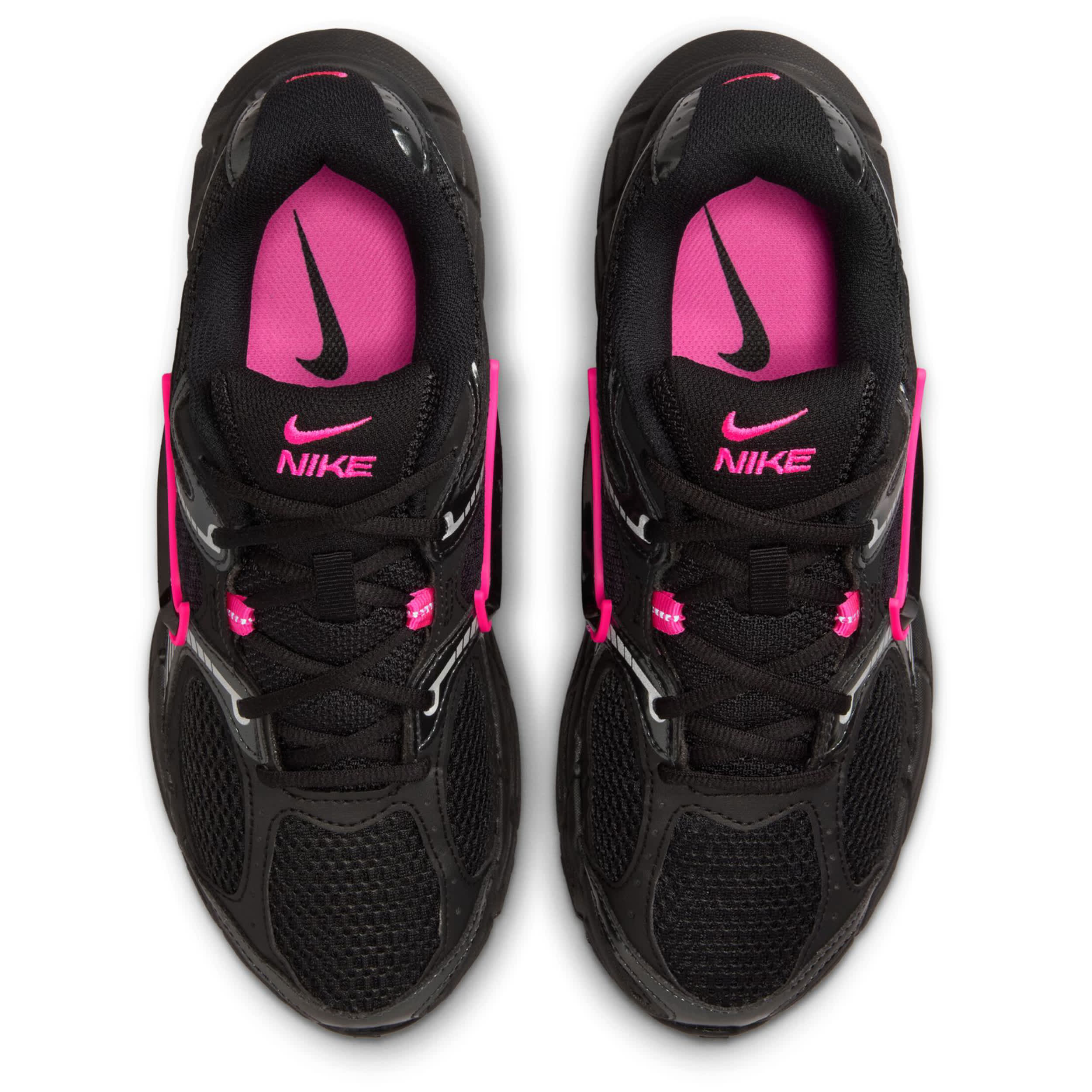 NIKE WOMENS V5 RNR SNEAKER - BLACK