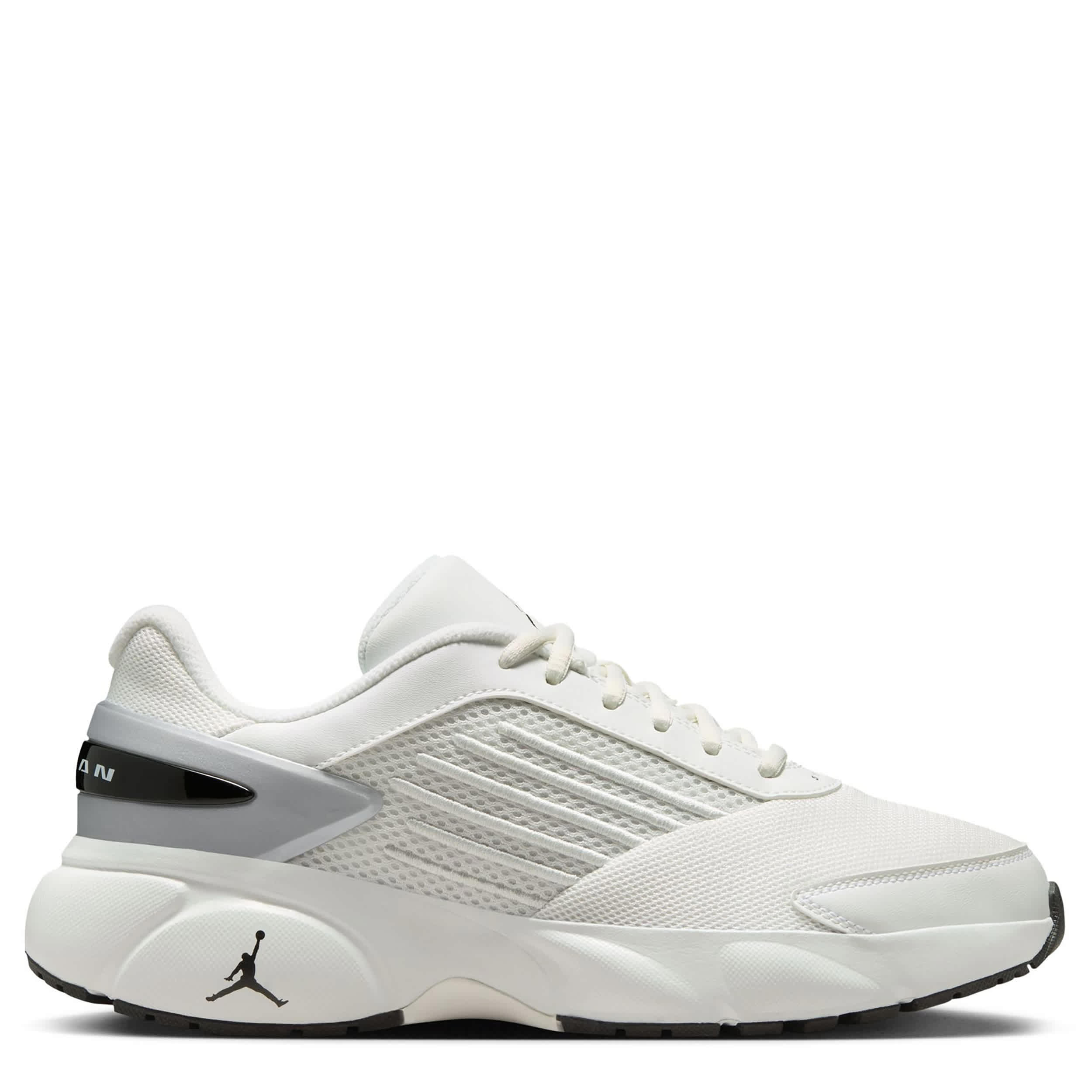 JORDAN-WOMENS TRUNNER FLOW SNEAKER-WHITE & SILVER