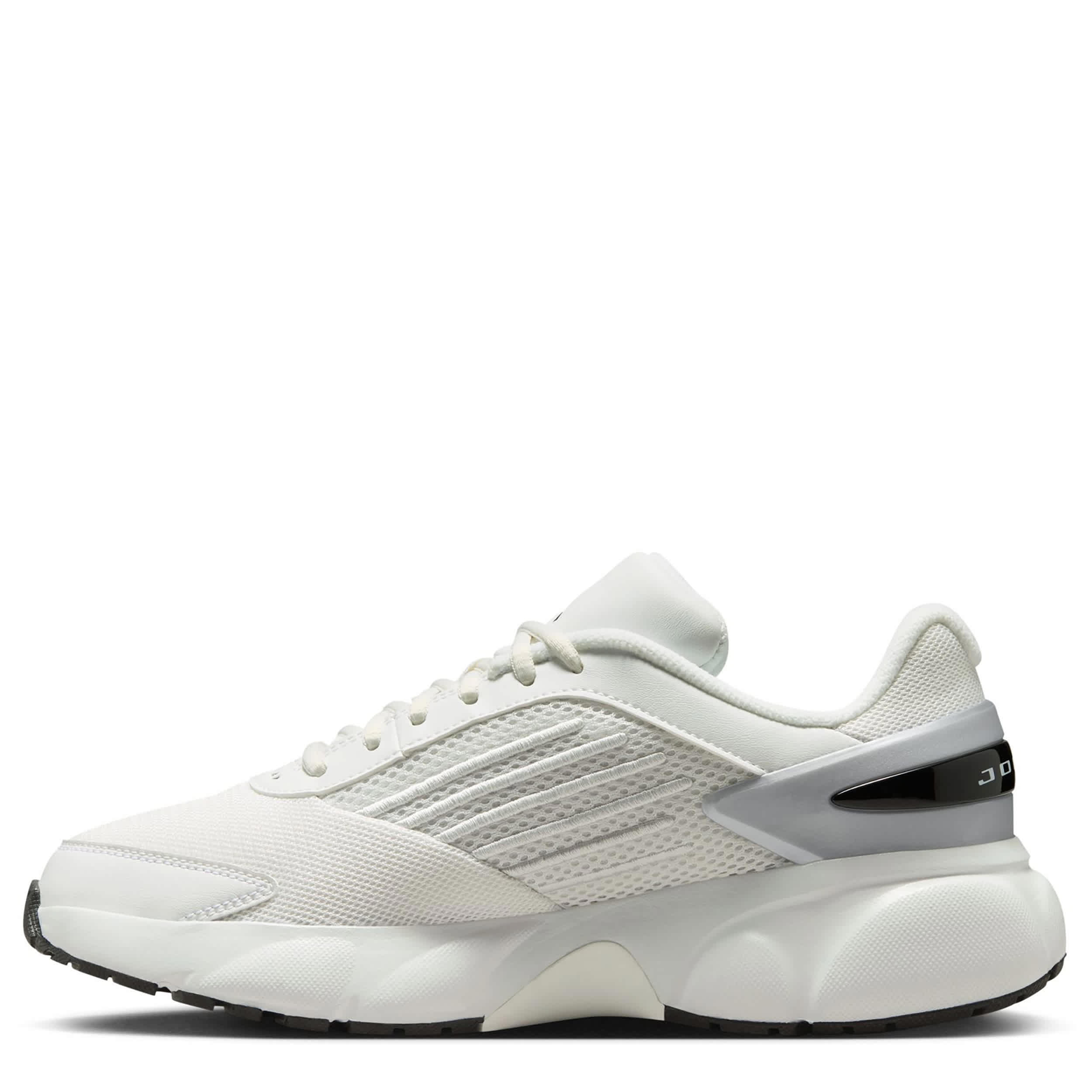JORDAN-WOMENS TRUNNER FLOW SNEAKER-WHITE & SILVER