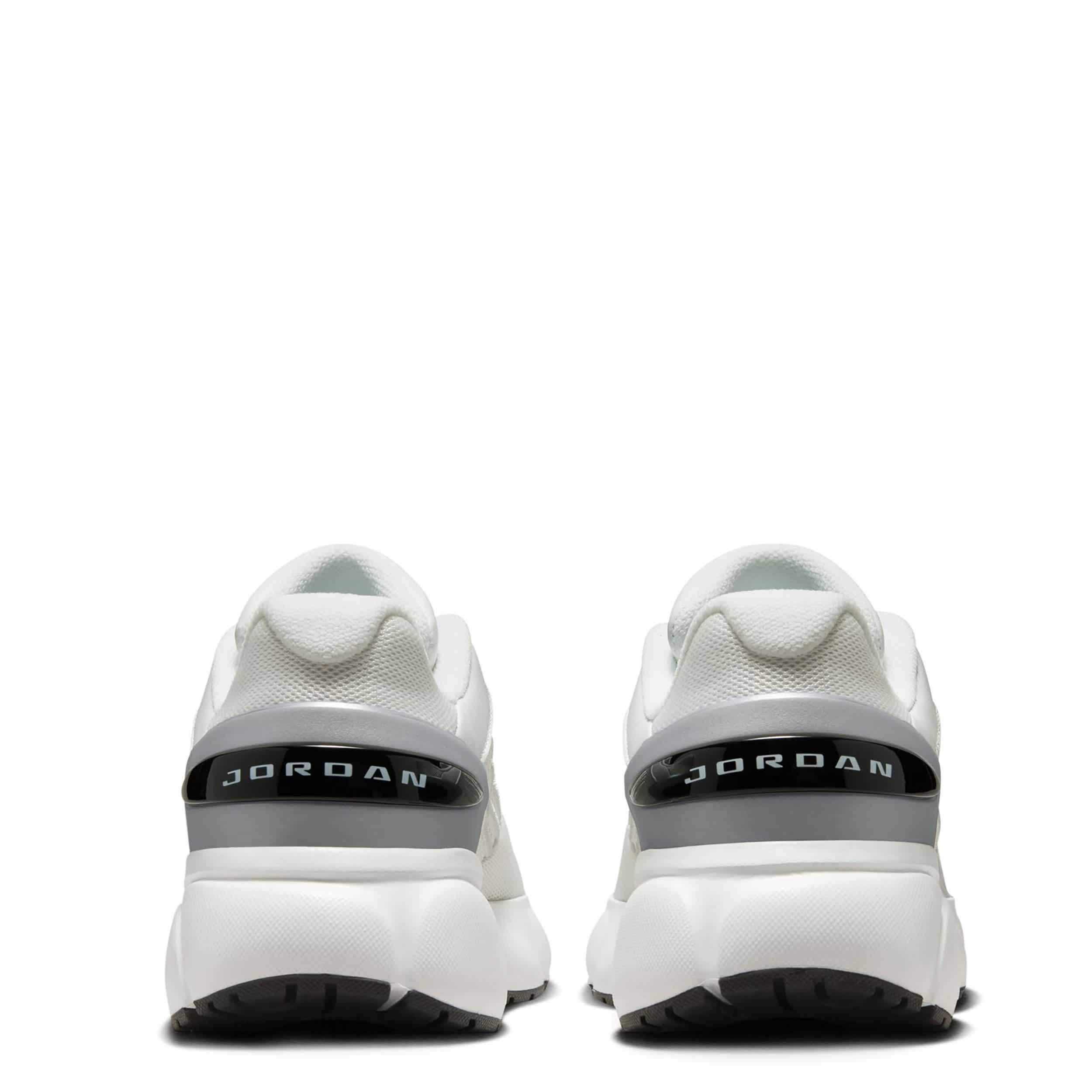 JORDAN-WOMENS TRUNNER FLOW SNEAKER-WHITE & SILVER