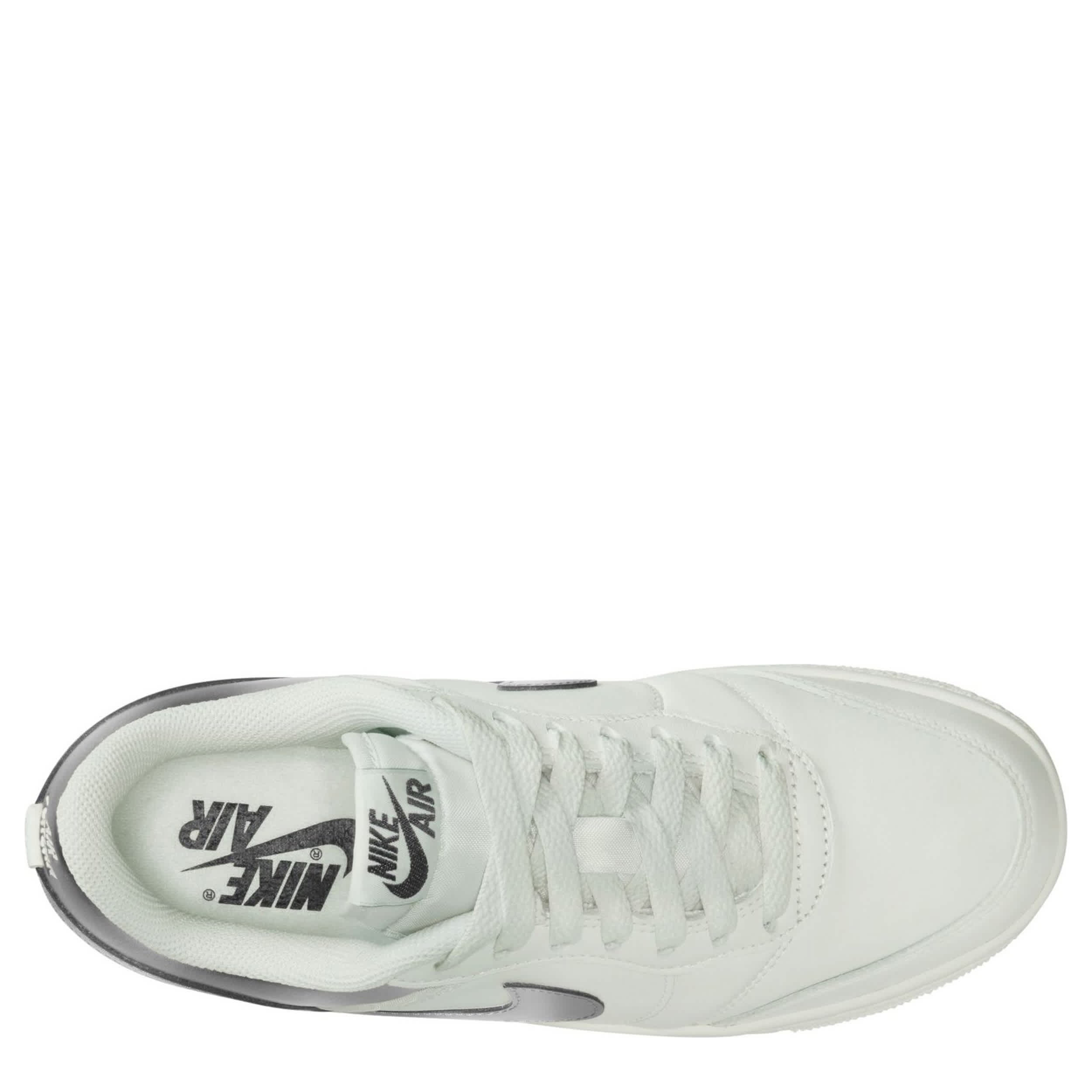 JORDAN-WOMENS SKYLINE LOW SNEAKER-WHITE & SILVER