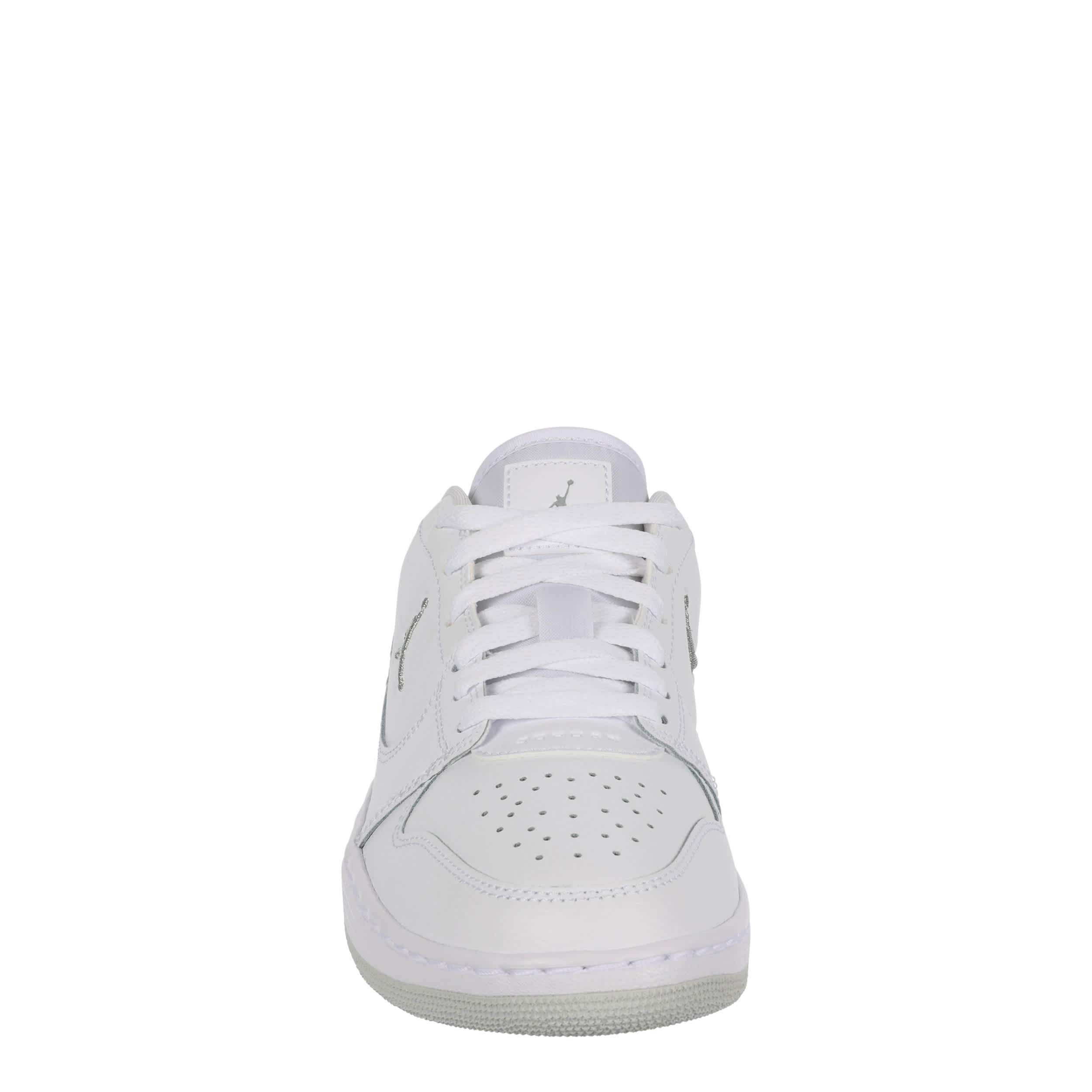 JORDAN-WOMENS COURT CONNECT LOW SNEAKER-WHITE & SILVER