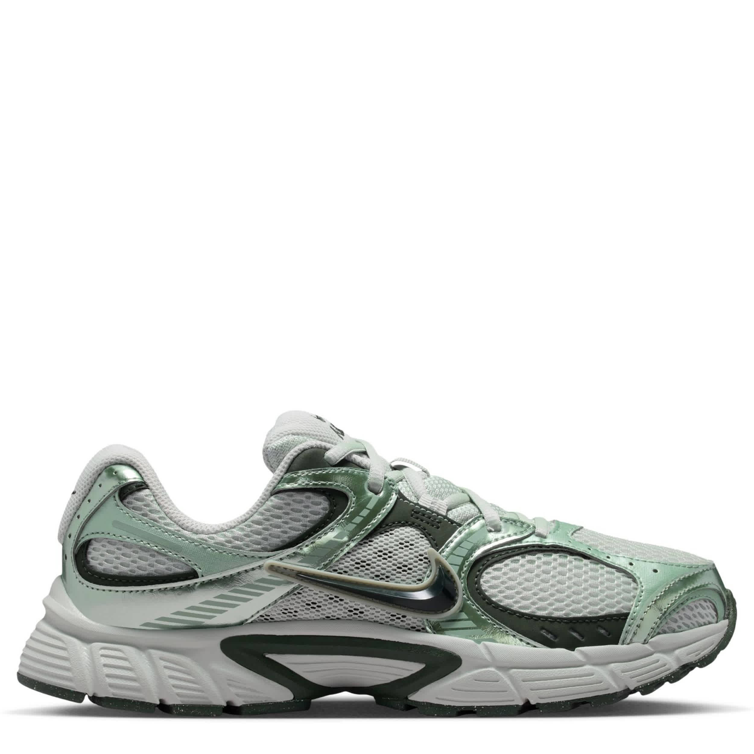 NIKE-WOMENS V5 RNR SNEAKER-PALE GREEN & WHITE