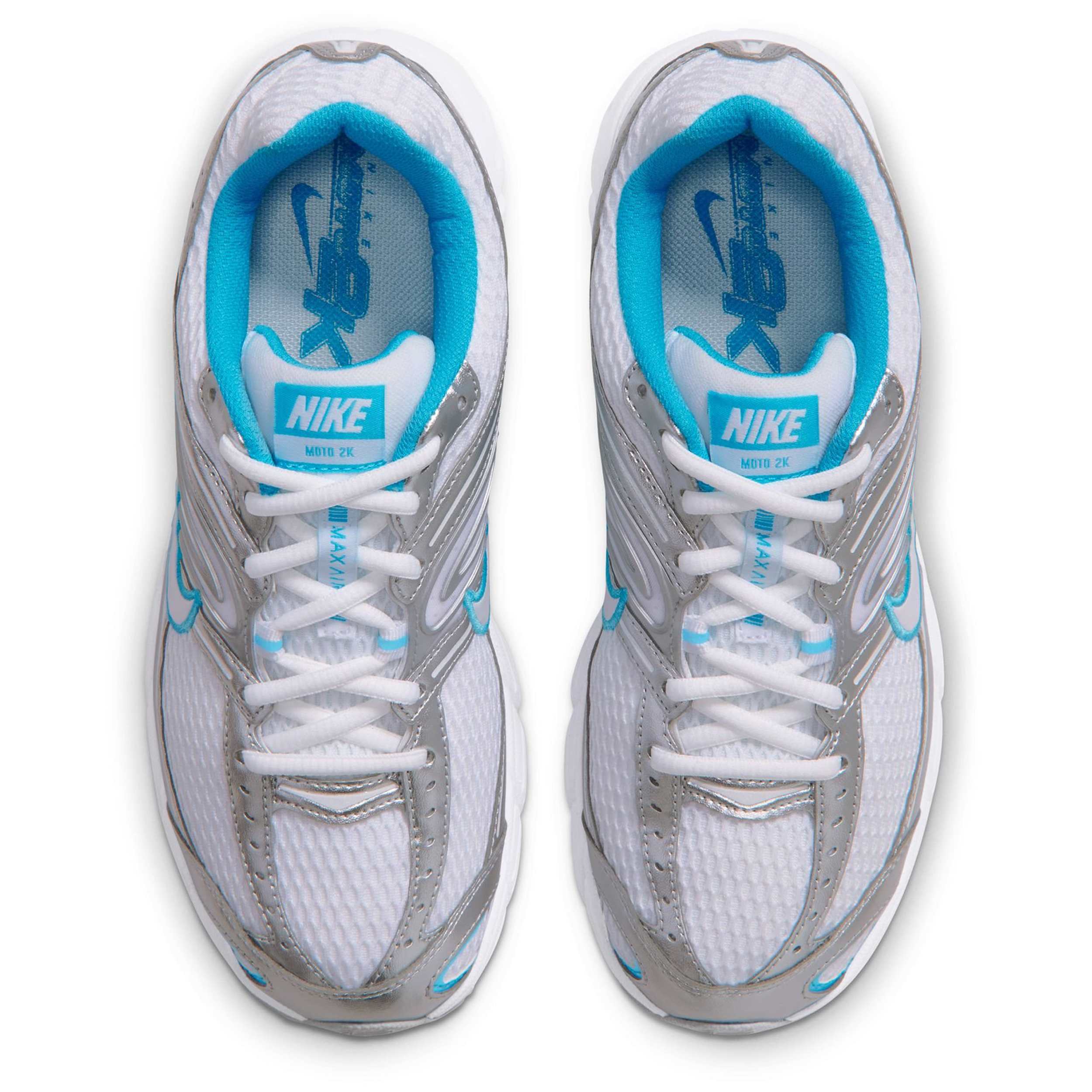 NIKE-WOMENS AIR MAX MOTO 2K SNEAKER-WHITE & LIGHT BLUE