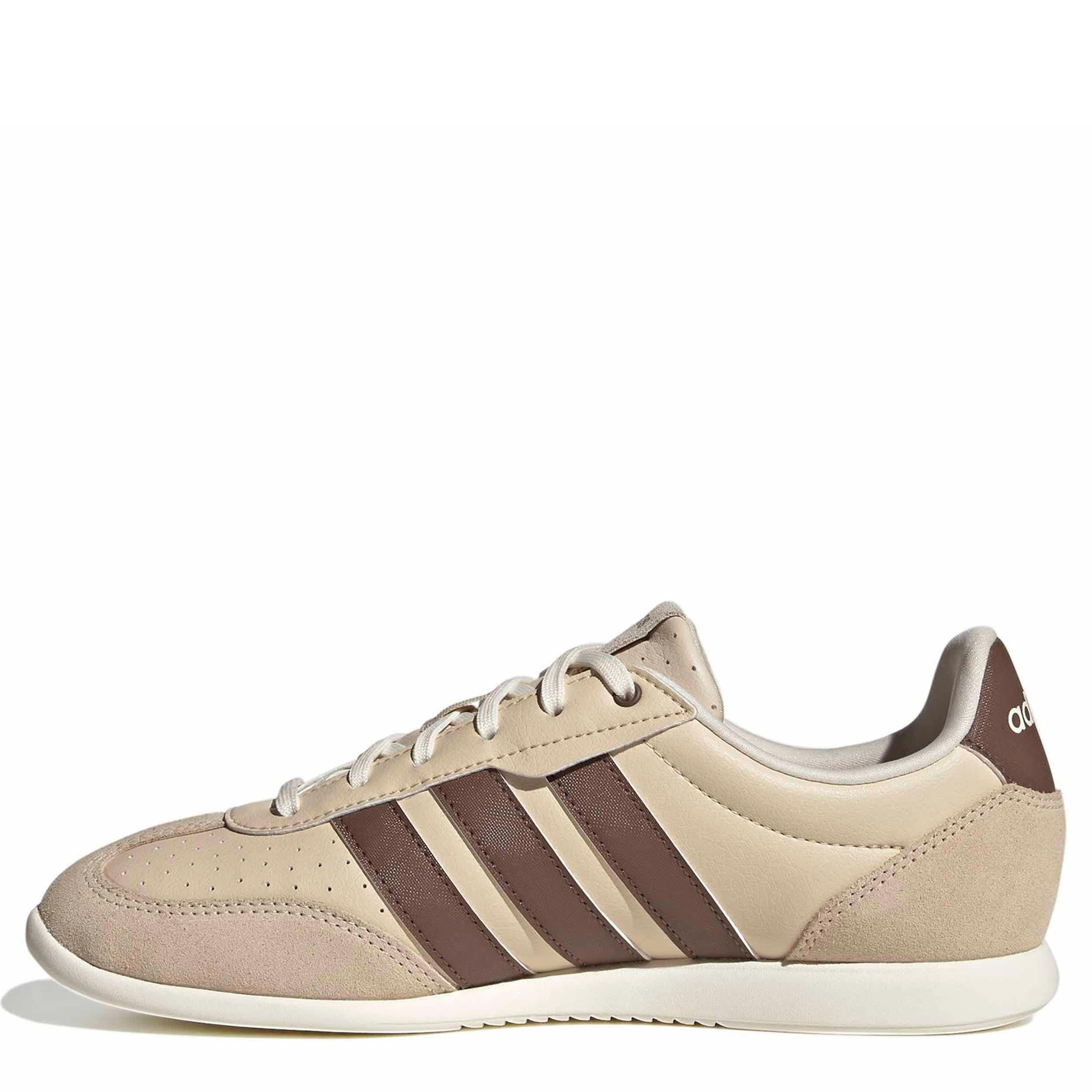 ADIDAS-WOMENS BARREDA LO SNEAKER-IVORY & BROWN