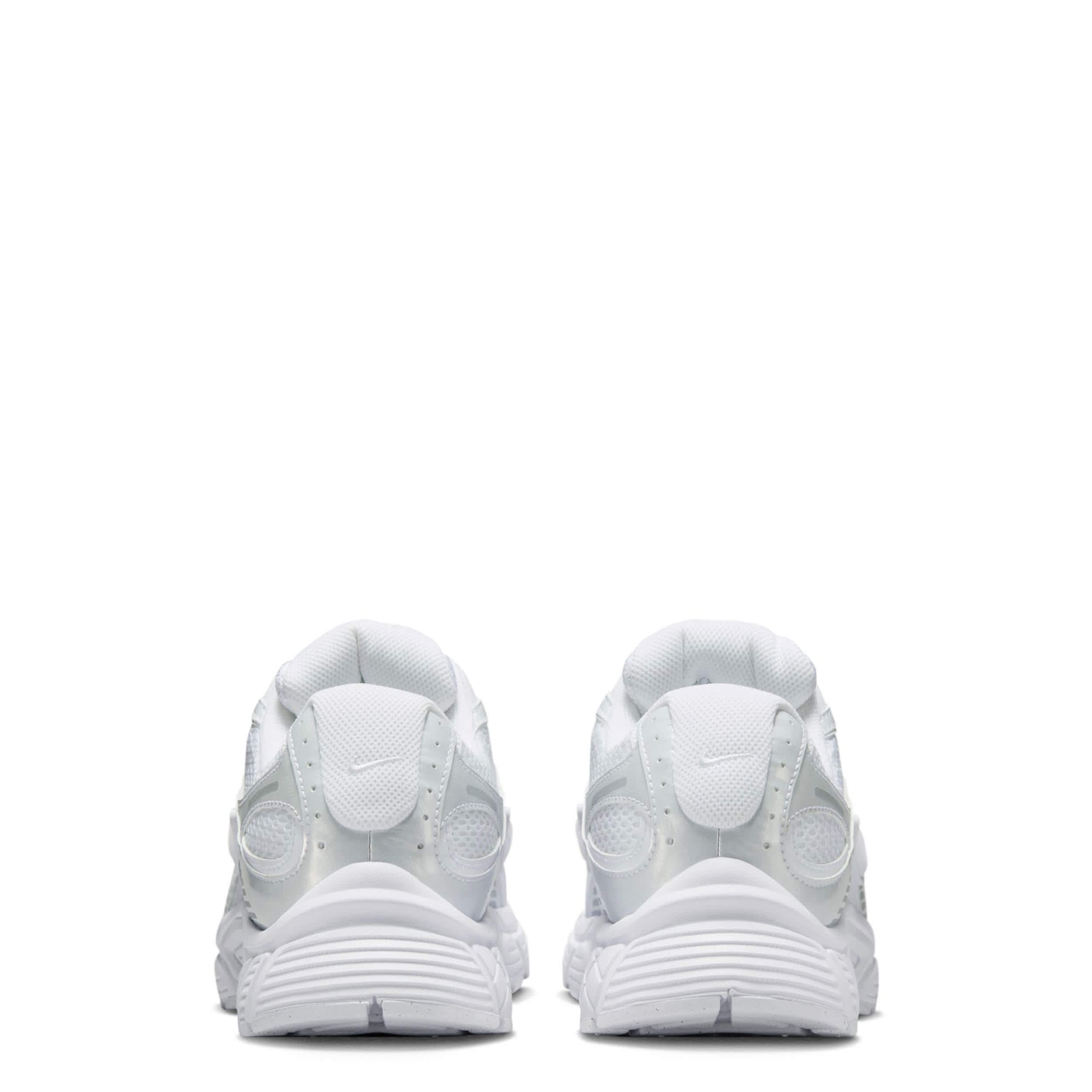 NIKE MENS V5 RNR SNEAKER - WHITE