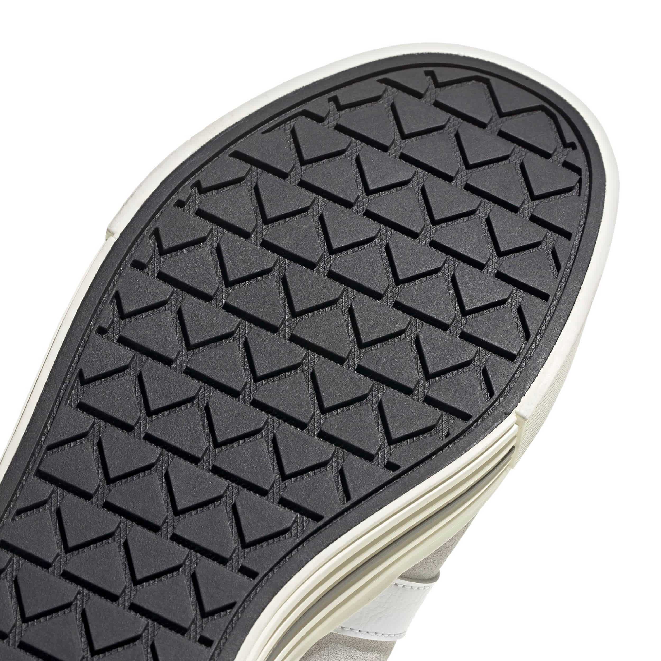 ADIDAS-MENS DAILY 4.0 SNEAKER-GREY & WHITE