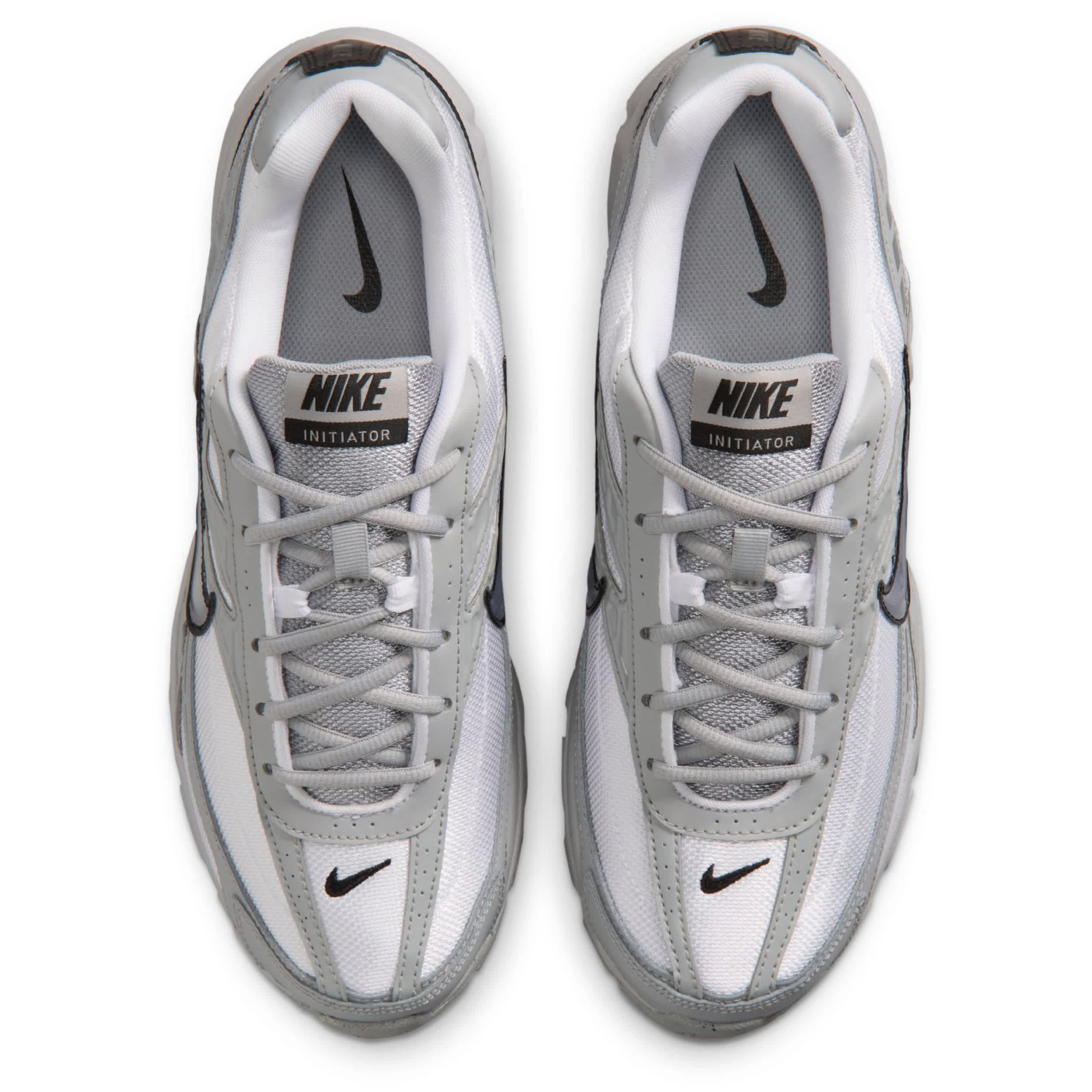 NIKE-MENS INITIATOR SNEAKER-GREY & MED METALLIC