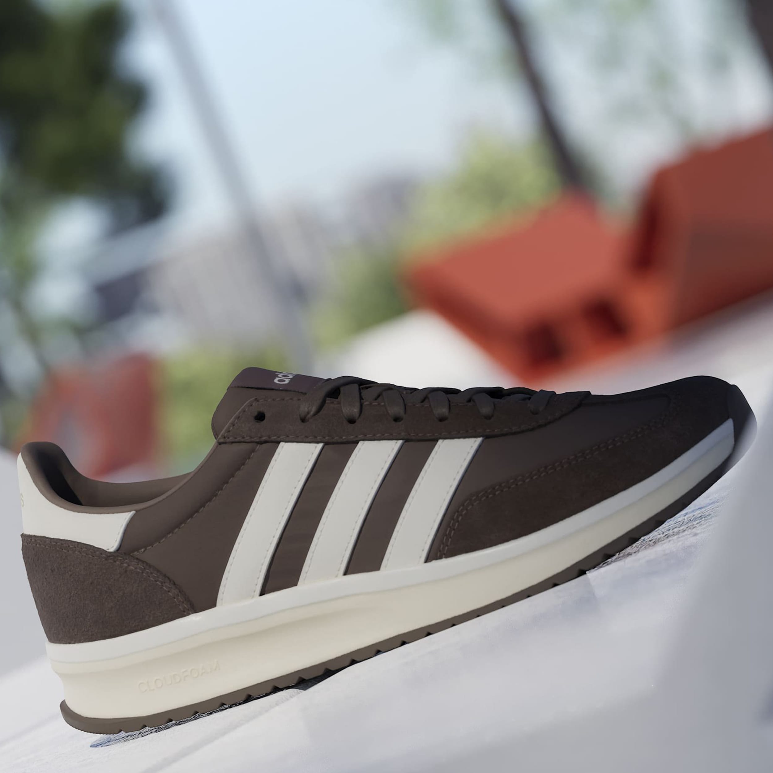 ADIDAS-MENS RUN 70S 2.0 SNEAKER-BROWN & OFF WHITE