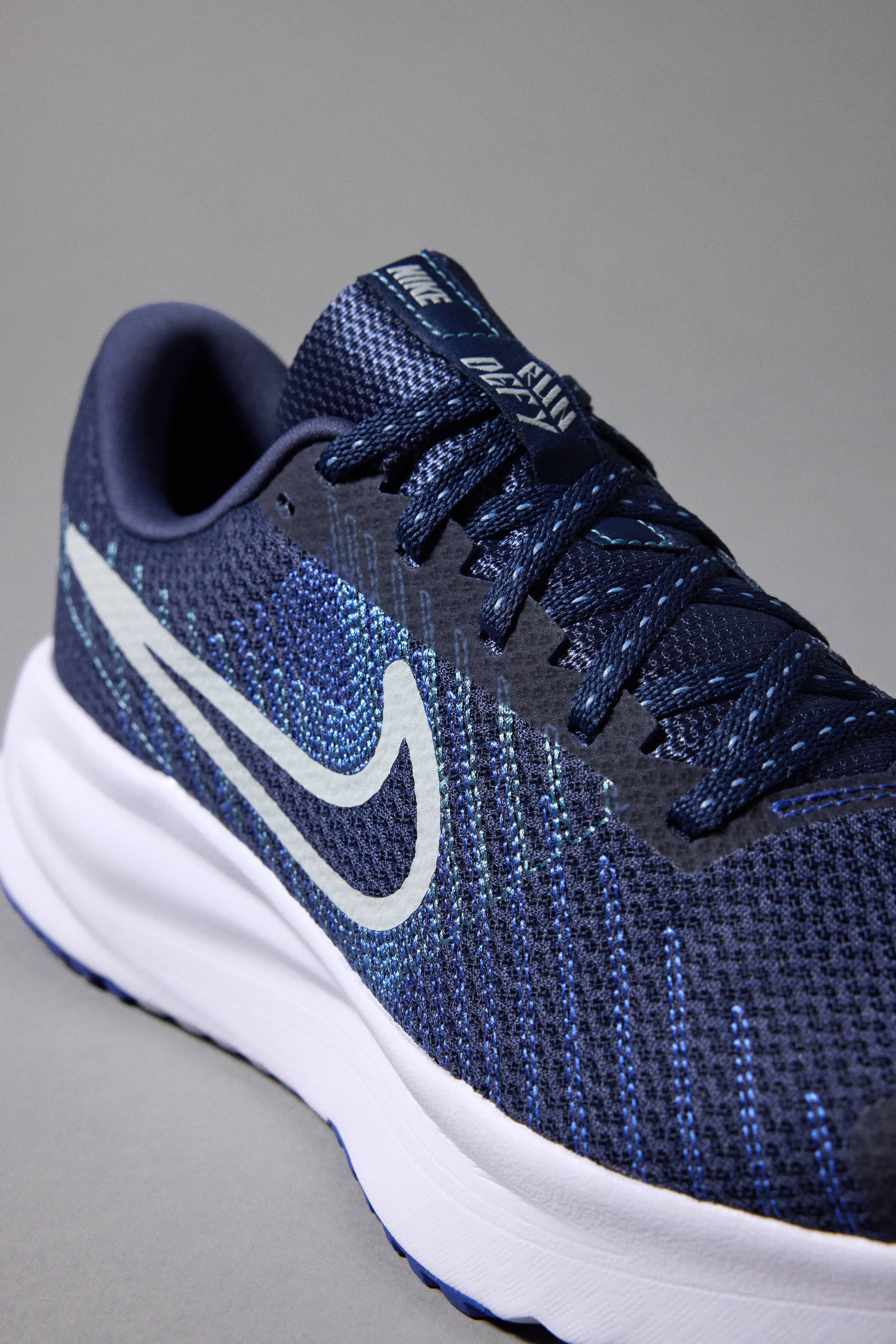 NIKE-MENS RUN DEFY RUNNING SHOE-BLUE & WHITE