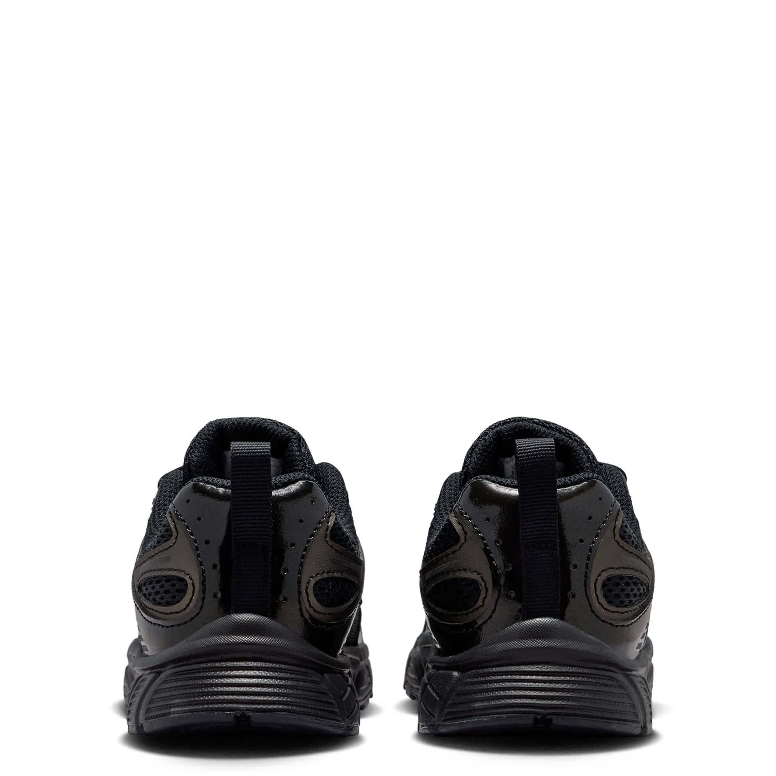 NIKE-BOYS LITTLE KID V5 RNR SNEAKER-BLACK & BLACK