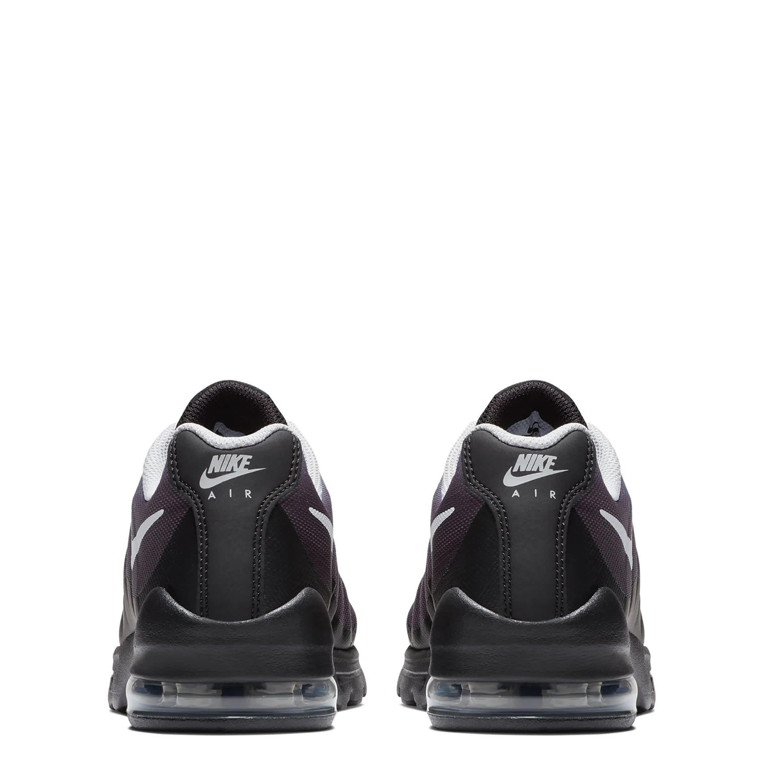NIKE-BOYS BIG KID AIR MAX INVIGOR SNEAKER-BLACK & WHITE