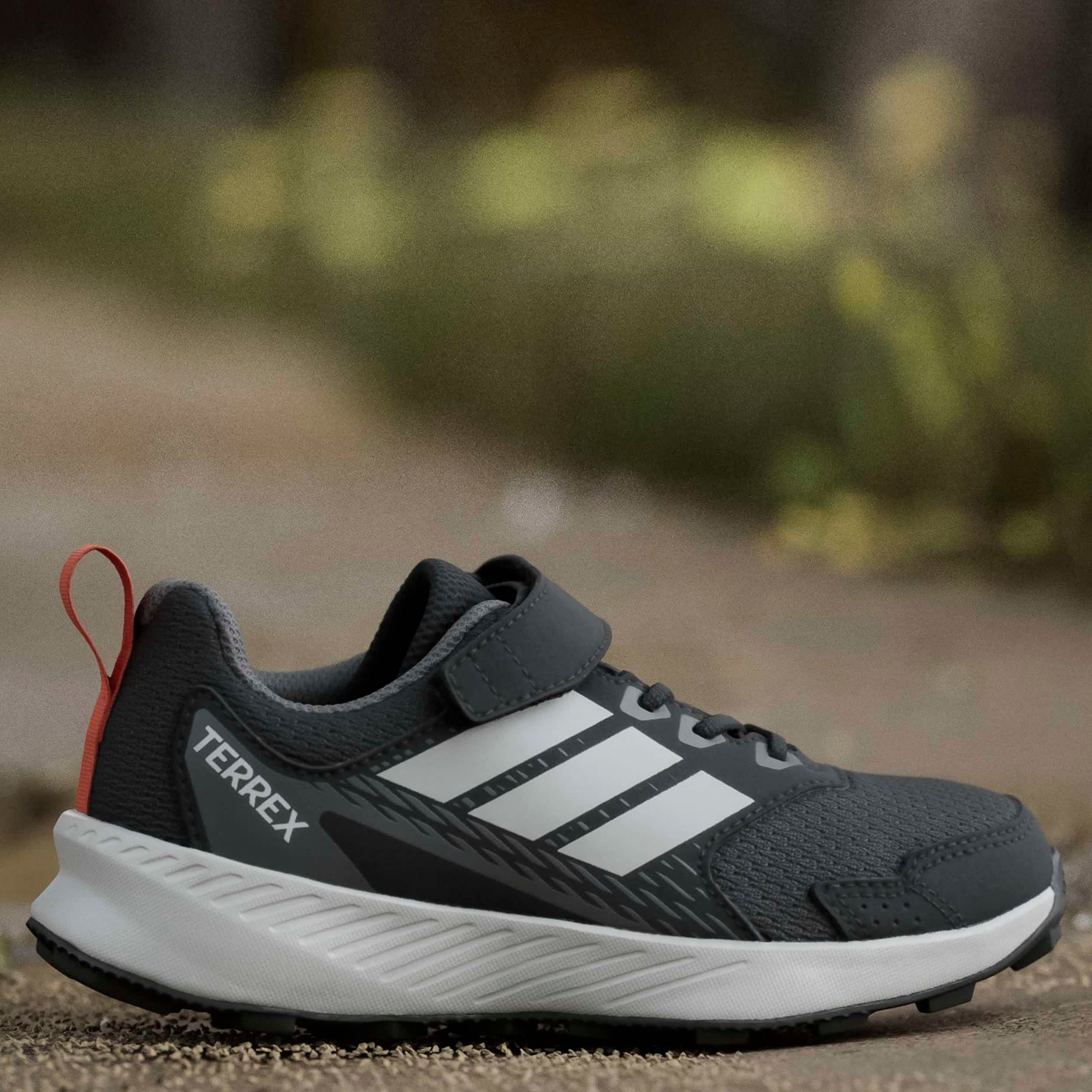 ADIDAS-BOYS TERREX TRACEFIN-BLACK & GREY