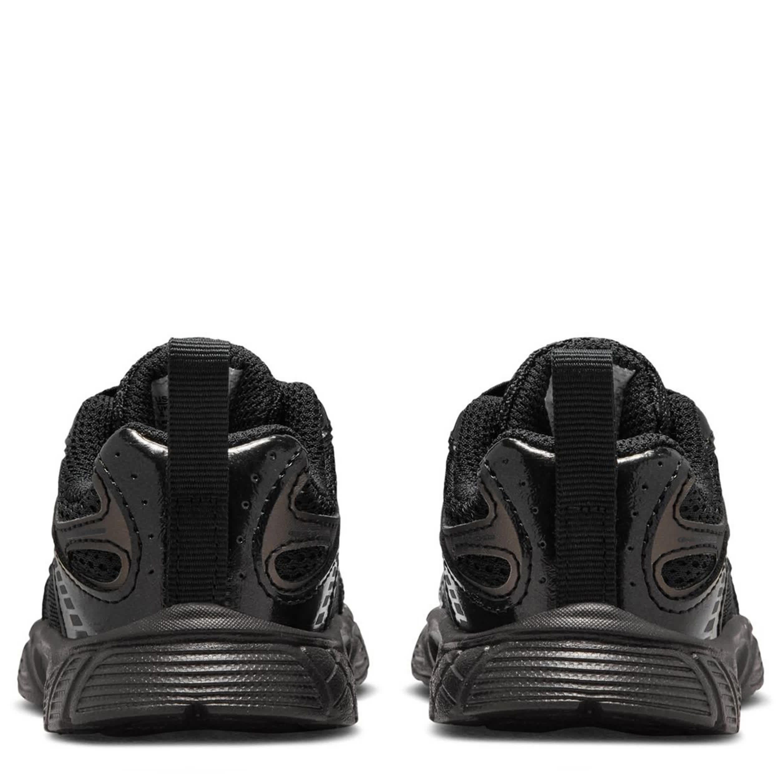 NIKE-BOYS INFANT-TODDLER V5 RNR SNEAKER-BLACK & BLACK