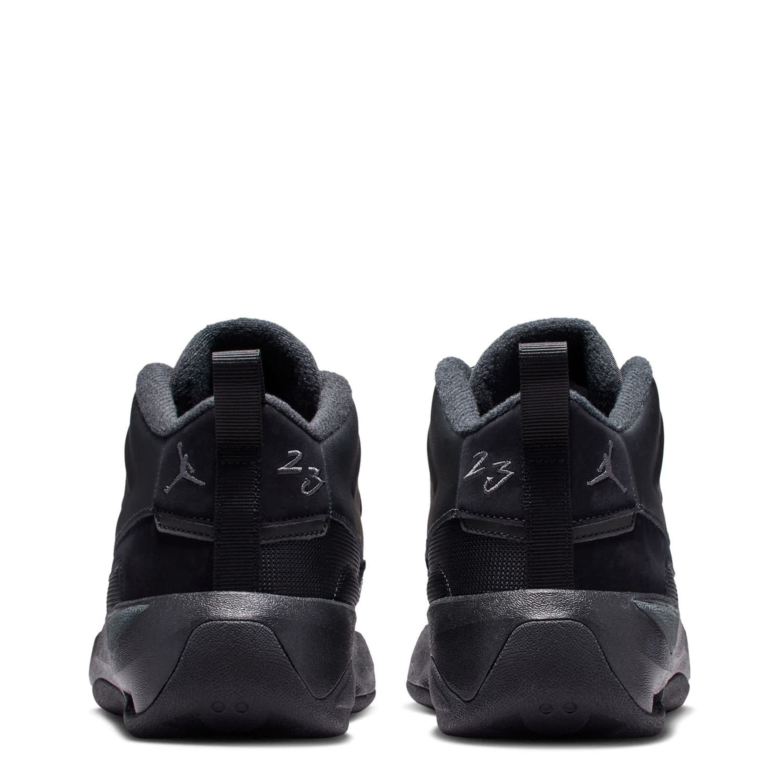 JORDAN-BOYS BIG KID MAX AURA 7 SNEAKER-BLACK & DARK GREY