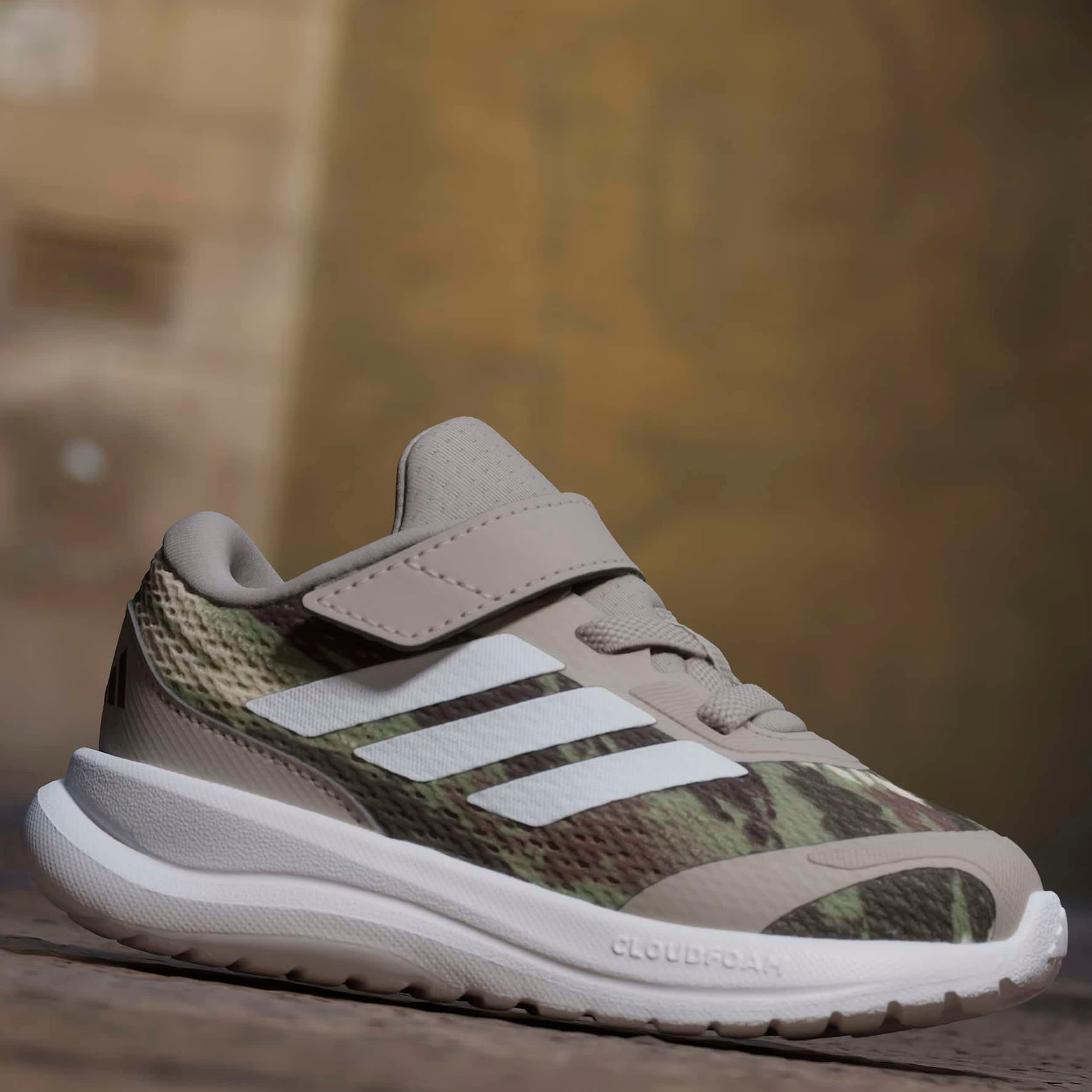 ADIDAS-BOYS TODDLER RUNFALCON 6 SNEAKER-BROWN & WHITE