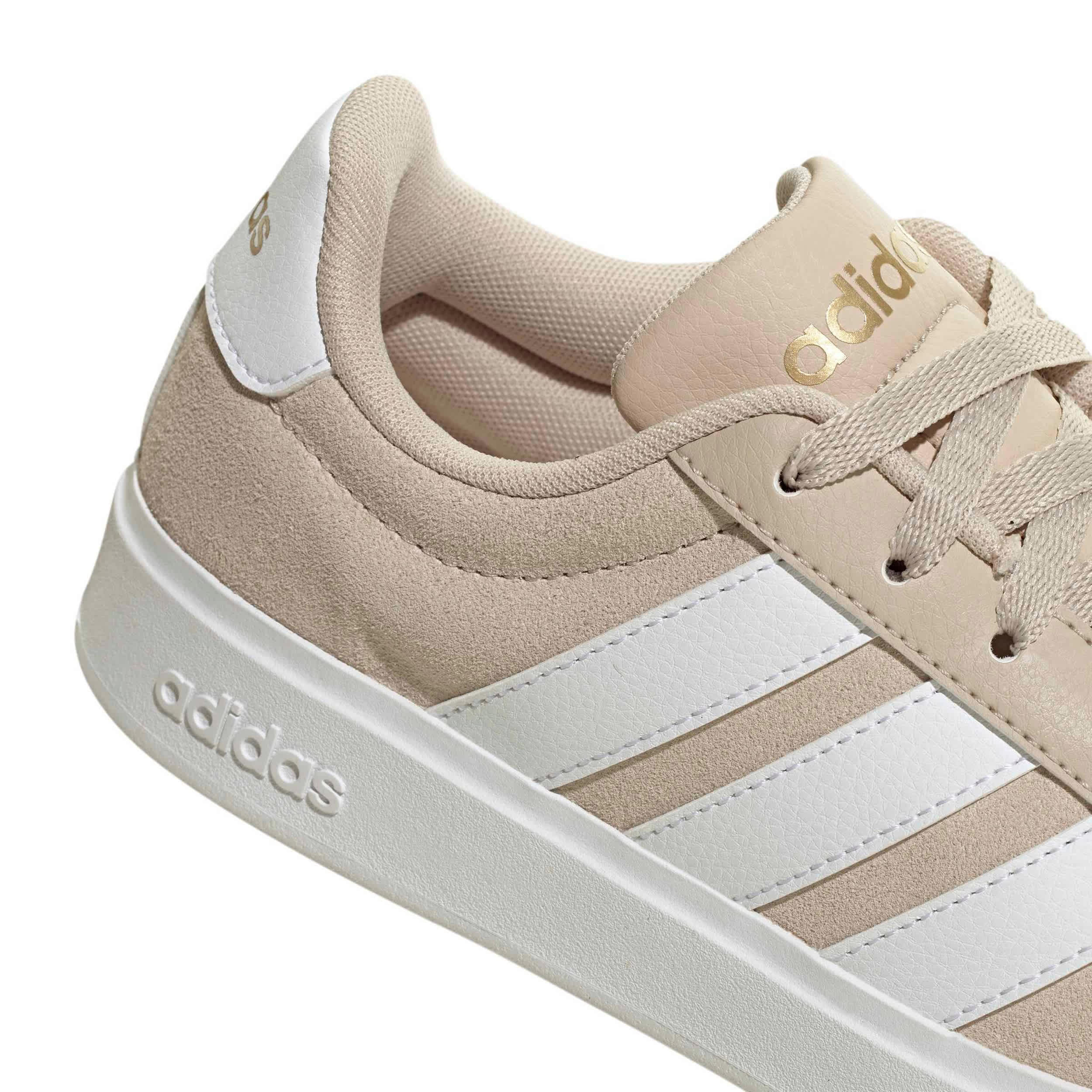 ADIDAS-BOYS BIG KID STREETTALK SNEAKER-BEIGE & WHITE