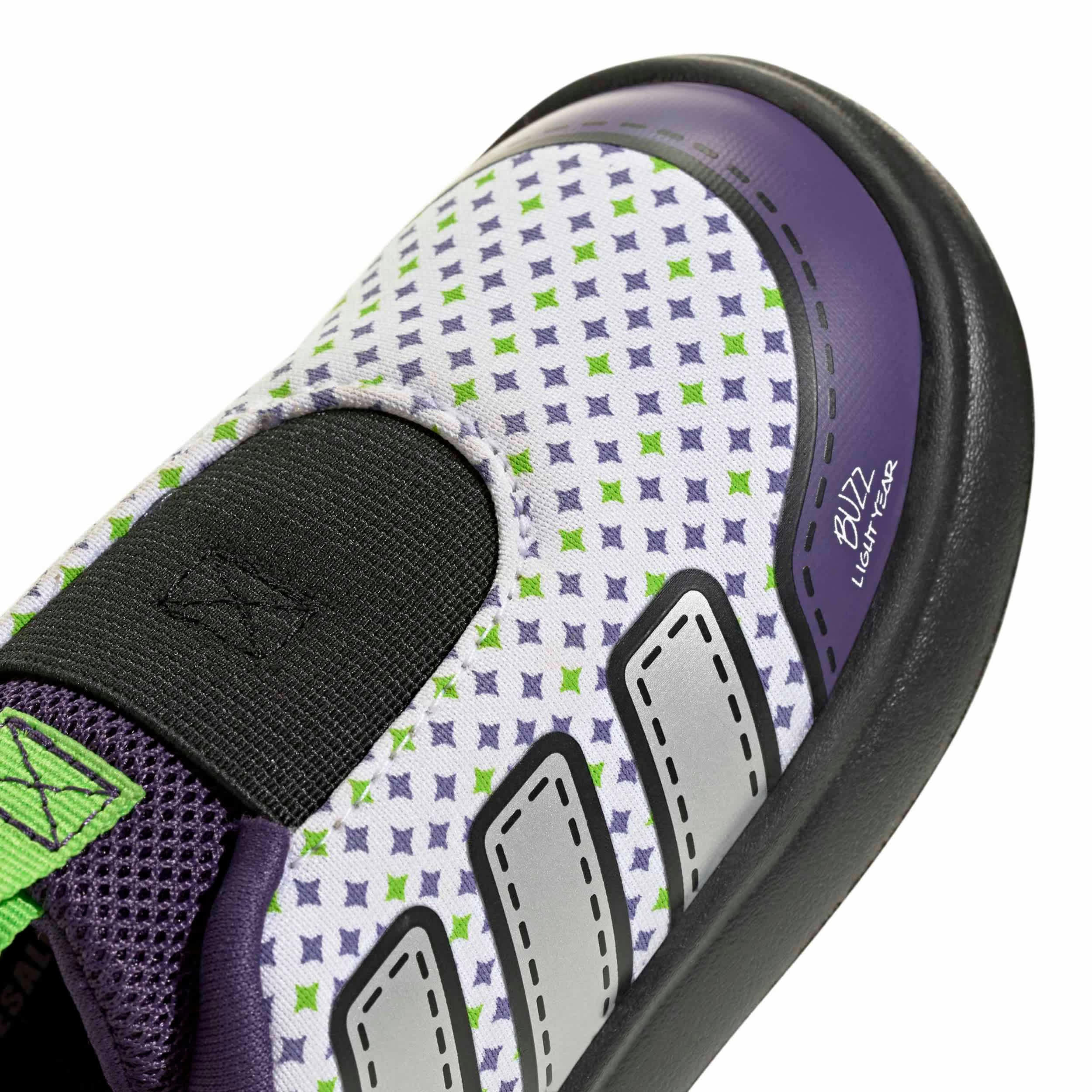 ADIDAS-BOYS TODDLER BUBBLECOMIC SNEAKER-WHITE & SILVER