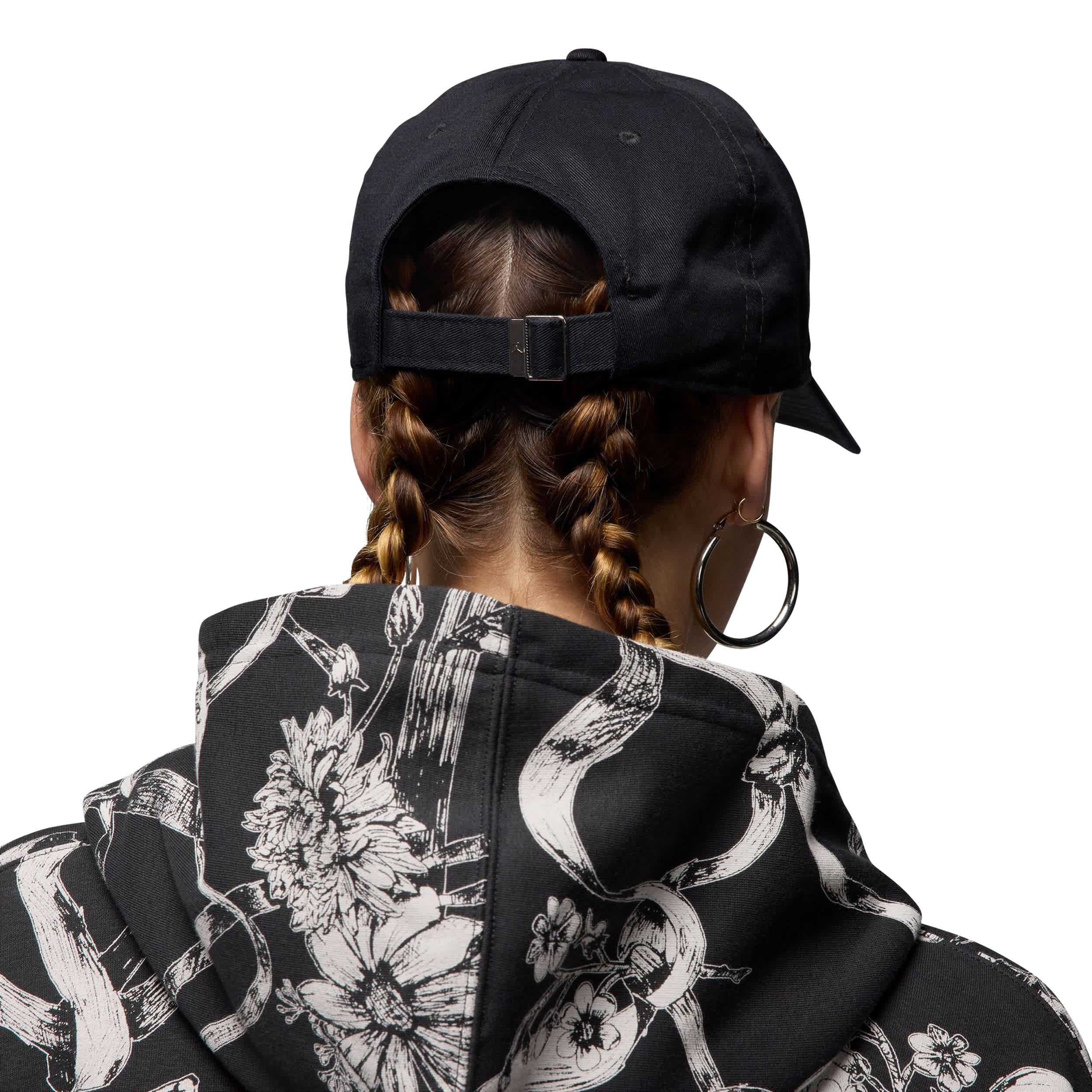 JORDAN-MENS M/L CLUB HAT-BLACK & WHITE