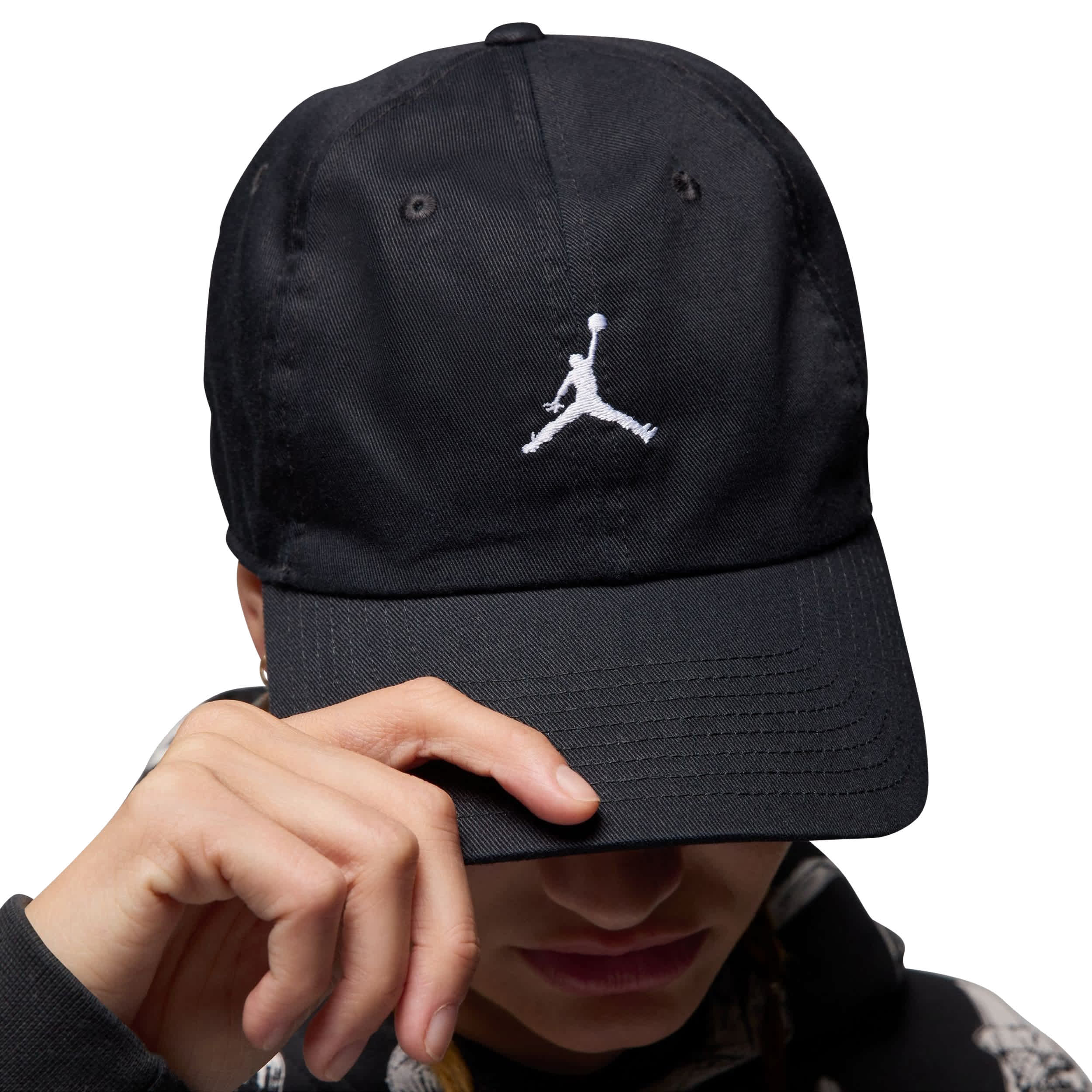 JORDAN-MENS M/L CLUB HAT-BLACK & WHITE
