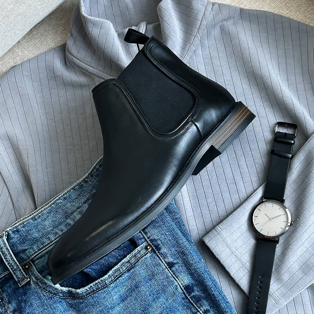 Black Chelsea Boots for Men for work and fun days