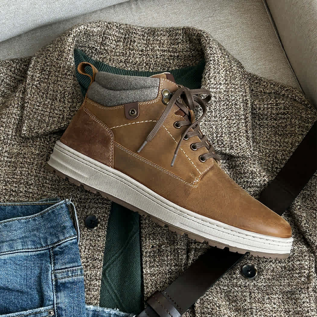 Men's Chukka Boots in Brown
