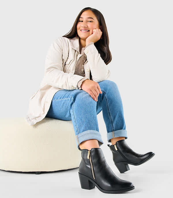 ANKLE BOOTS