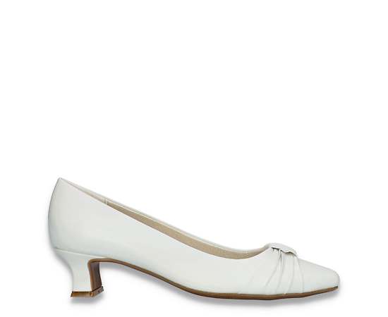 Easy Street Womens Waive Pump