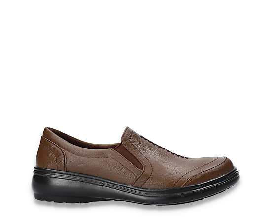 Easy Street Women's Ultimate Comfort Flats - Tan