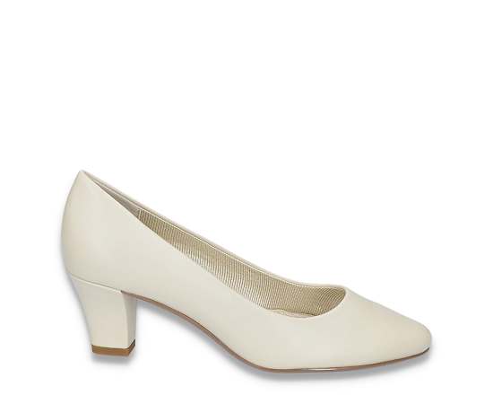 Womens Easy Street Ballari Round Toe Pumps