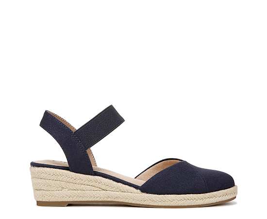 LIFESTRIDE-WOMENS KIMMIE WEDGE SANDAL