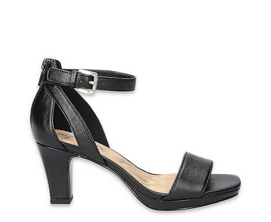 Easy Street Womens Ro Heeled Sandals, 8 1/2 Medium, Black