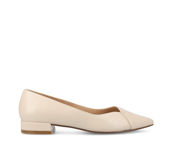 Journee Collection Carmin Womens Pointed Closed Toe Ballet Flats, 8 Medium, Beige