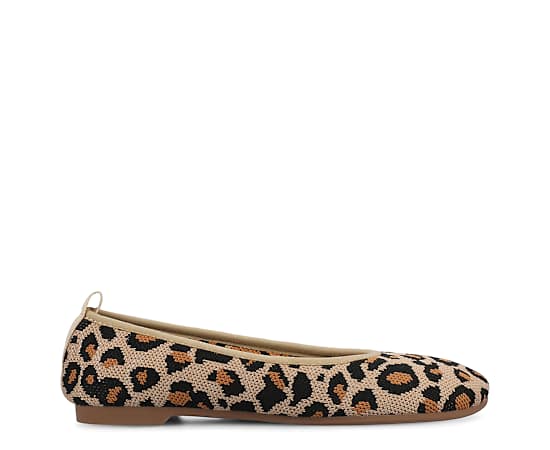 Journee Collection Aria Womens Round Closed Toe Ballet Flats, 10 Medium, Beige