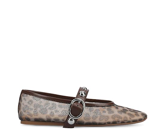 Journee Collection Women's Naveah Pointed Toe Ballet Flats - Snow Leopa