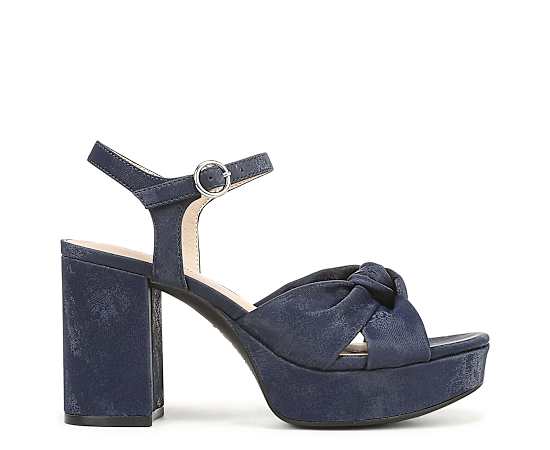 LIFESTRIDE-WOMENS AUGUST SANDAL