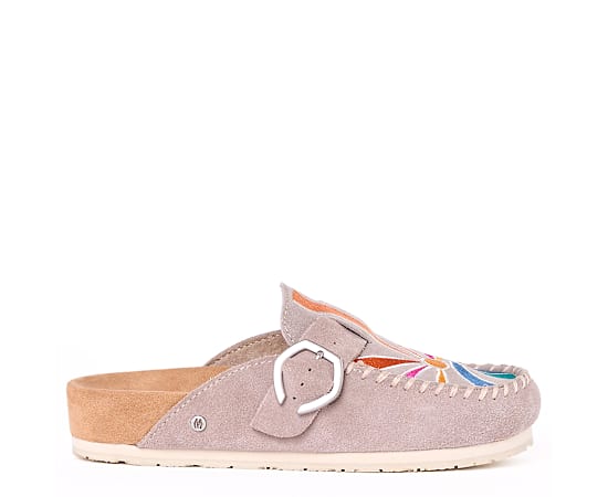 Minnetonka Women's Suede Adjustable Buckle Clogs - Simply taupe sunset
