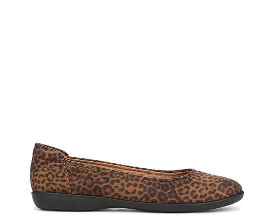 Womens Naturalizer Flexy Ballet Flats