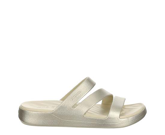 WOMENS GETAWAY METALLIC STRAPPY SANDAL