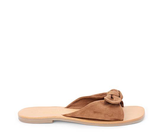 COCONUTS BY Matisse Womens Mackenzie Flat Sandals, 7 Medium, Beige