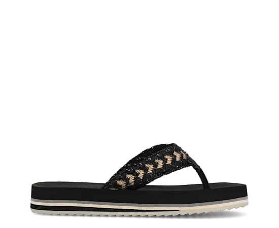 Journee Collection Women's Eloddie Slip-On Beach Sandals - Black
