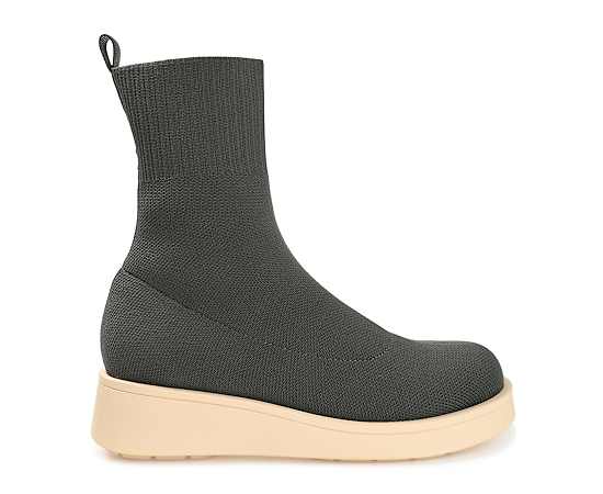 JOURNEE COLLECTION-WOMENS EBBY SLIP ON BOOT