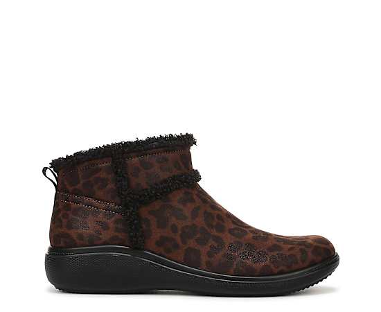 Bzees For LifeStride Birch Ankle Bootie Boots (Dark Brown Leopard Fabric) 6.5 M