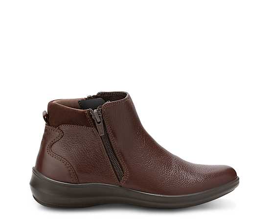 Eastland Womens Winnow Block Heel Booties, 7 Medium, Blue