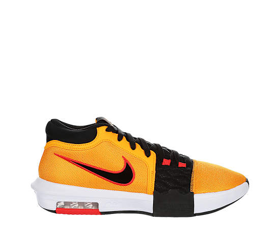 MENS LEBRON WITNESS 8 BASKETBALL SHOE