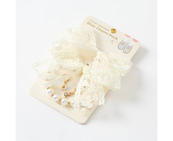 UNISEX LACE AND PEARLS SHOE CHARMS 4 PACK